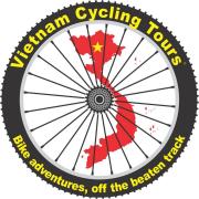 Logo nhãn dán Vietnam Cycling Tours tại Saigon Bike Shop